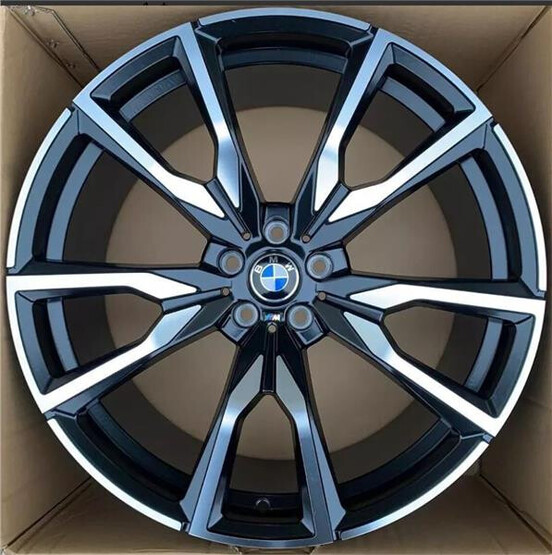 Диск Replica Dws Bm-5058 22x11 5x120 ET38 DIA74.10 BFP